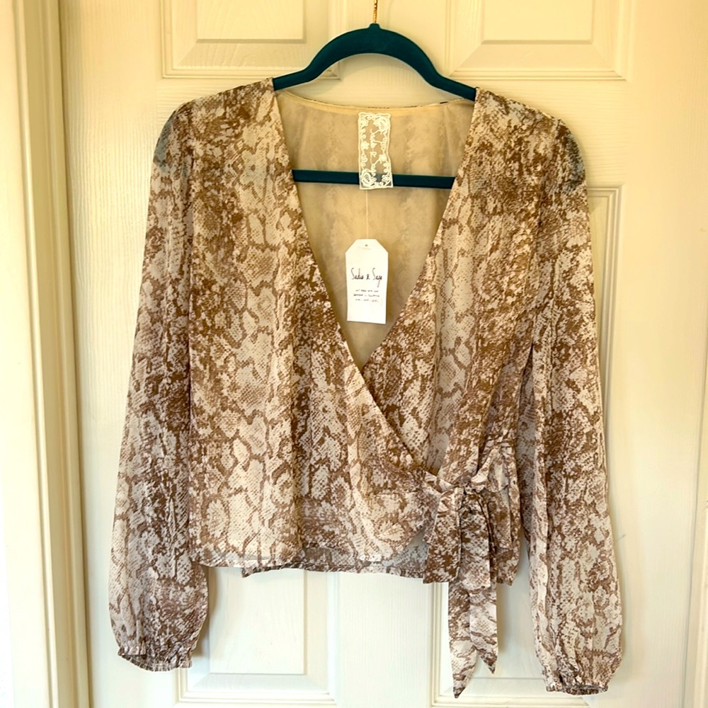Sadie & Sage snakeskin cropped blouse